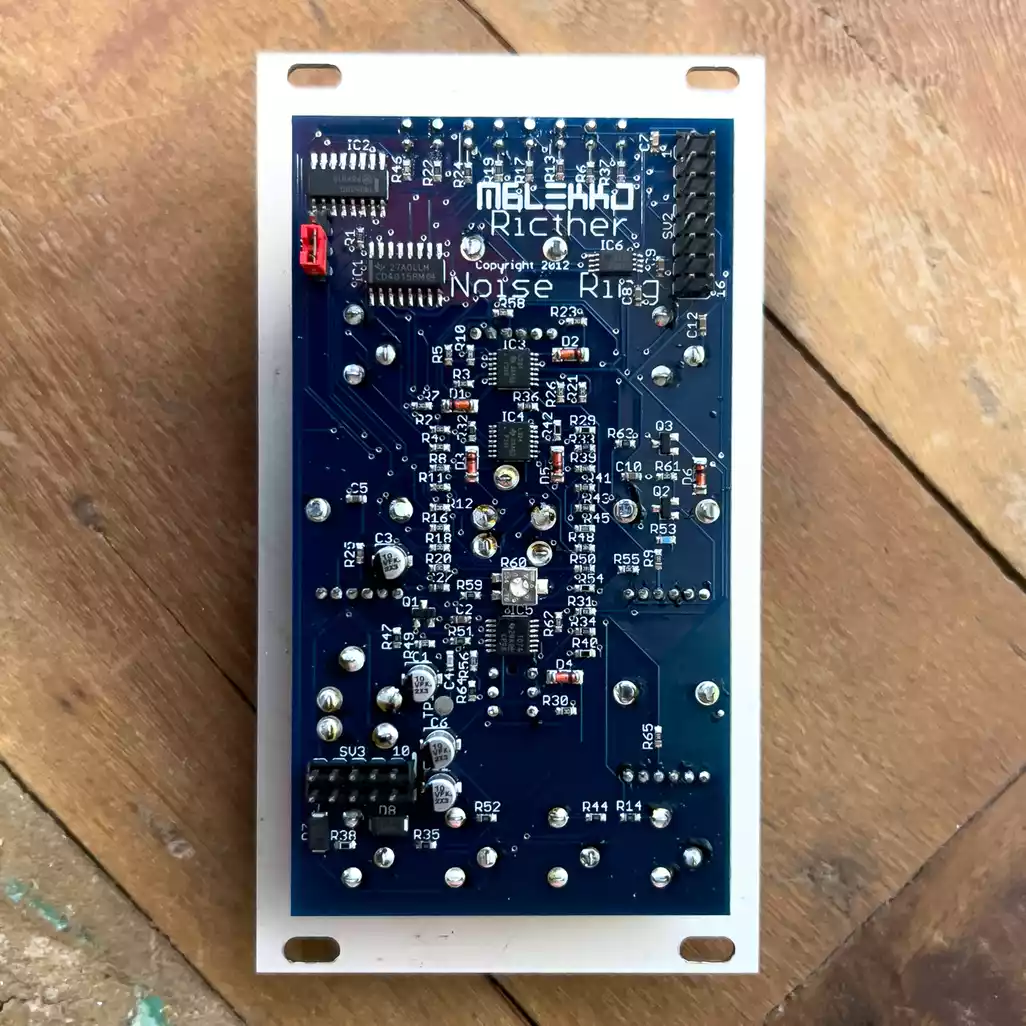 鍵盤楽器 MALEKKO RICHTER BORG Borg 2 Eurorack Modular Filter Demo (Malekko/Wiard) - YouTube